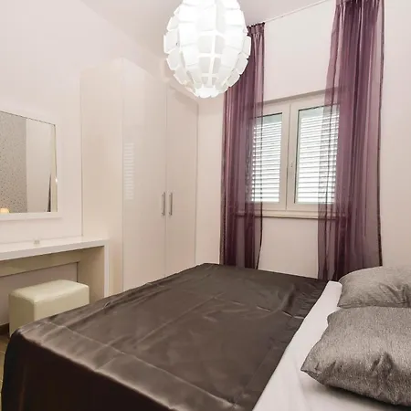 Apartment Stunning In Rogoznica