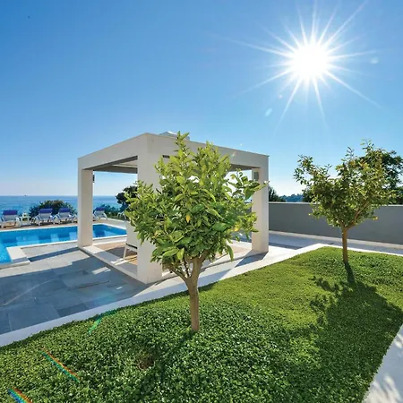 Apartment Stunning In Rogoznica