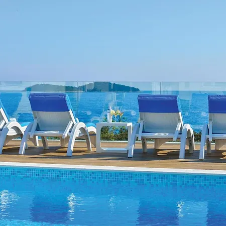 Stunning In Apartment Rogoznica (Sibenik-Knin)